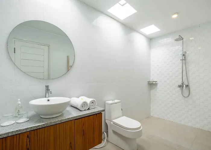 Amazing In Oberoi Location Villa *